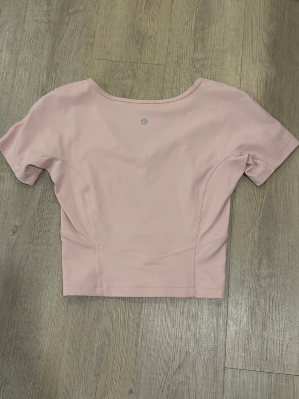 Lululemon pink v-neck crop fit - Picture 3 of 4